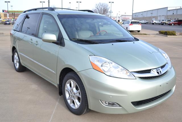 Toyota Sienna 2006 photo 1