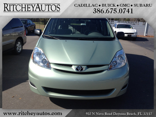 Toyota Sienna 2006 photo 1