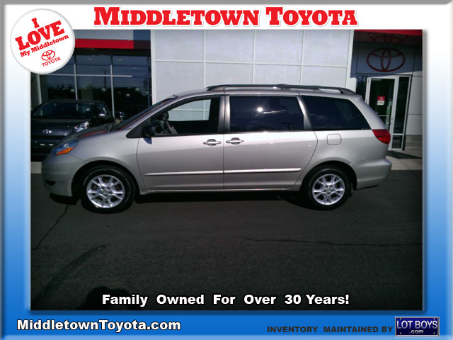 Toyota Sienna 2006 photo 1