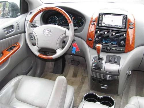 Toyota Sienna 2006 photo 2