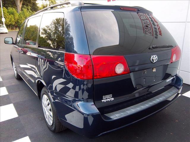 Toyota Sienna 2006 photo 4