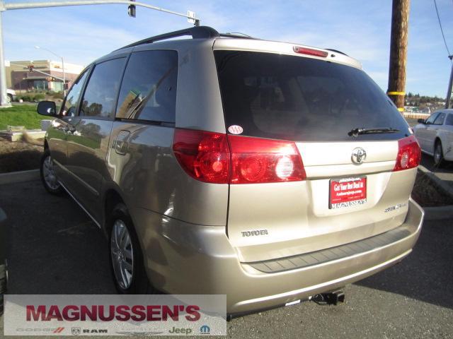 Toyota Sienna 2006 photo 3
