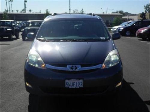 Toyota Sienna 2006 photo 1