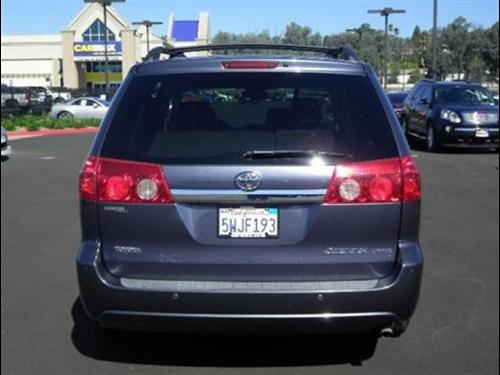 Toyota Sienna 2006 photo 3