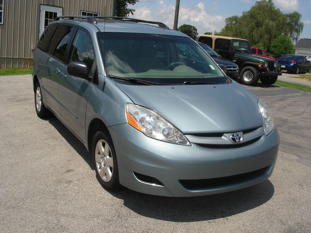 Toyota Sienna 2006 photo 1