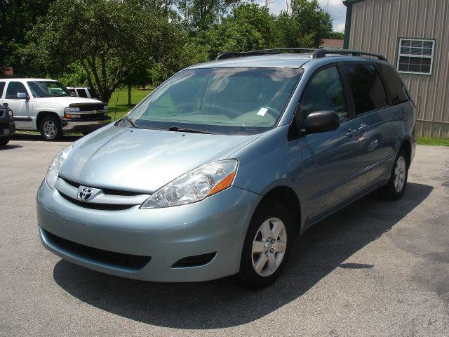 Toyota Sienna 2006 photo 2