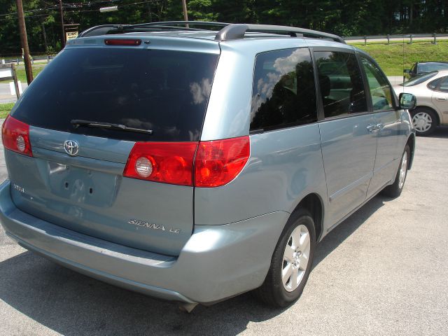 Toyota Sienna 2006 photo 3