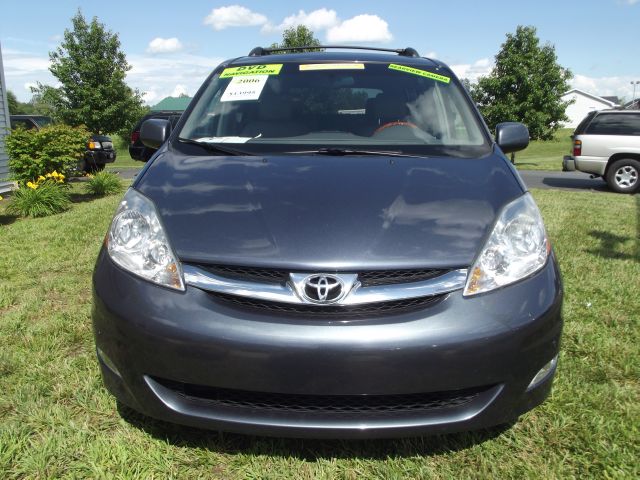 Toyota Sienna 2006 photo 4