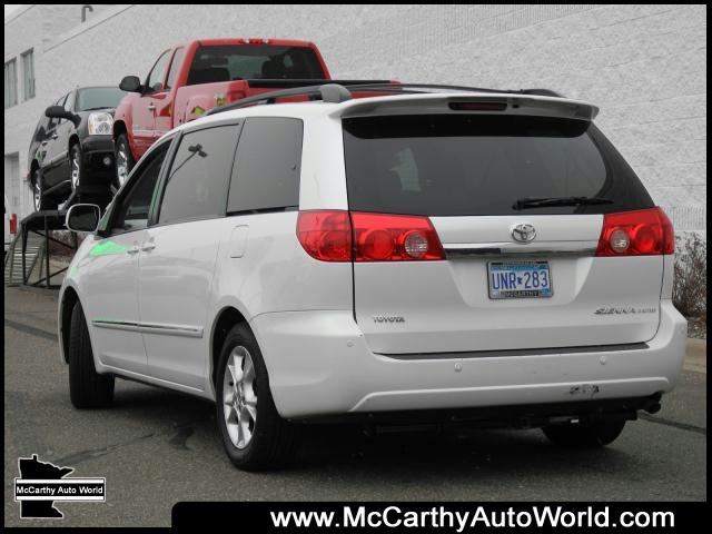 Toyota Sienna 2006 photo 2