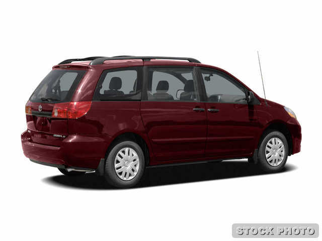 Toyota Sienna 2006 photo 2