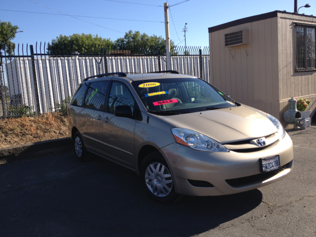 Toyota Sienna 2006 photo 1