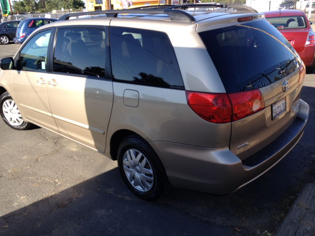 Toyota Sienna 2006 photo 3