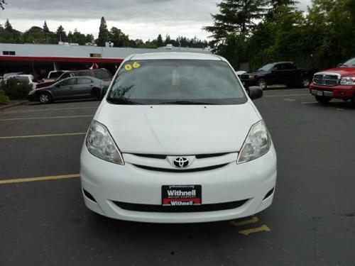 Toyota Sienna 2006 photo 1
