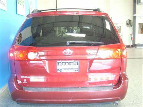 Toyota Sienna 2006 photo 3