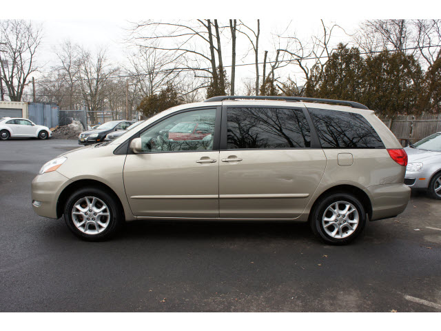 Toyota Sienna Eddie Bauer 4x4 Unspecified