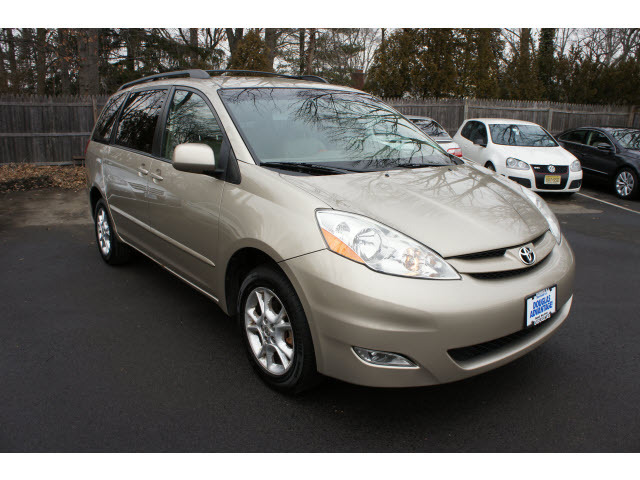 Toyota Sienna 2006 photo 3
