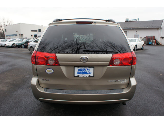 Toyota Sienna 2006 photo 5