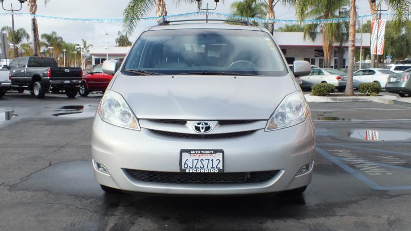 Toyota Sienna 2006 photo 1
