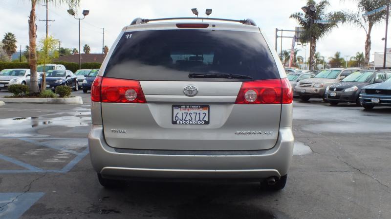 Toyota Sienna 2006 photo 4