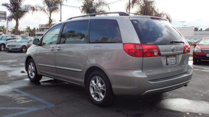 Toyota Sienna 2006 photo 5