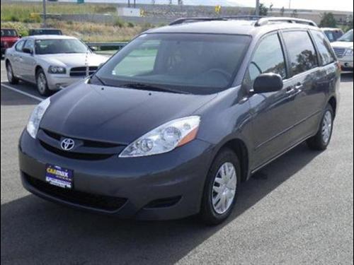 Toyota Sienna 2006 photo 2