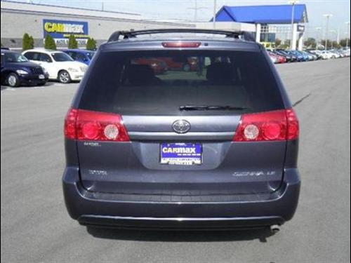 Toyota Sienna 2006 photo 3