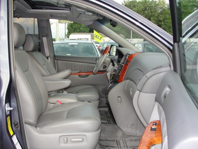 Toyota Sienna 2006 photo 2