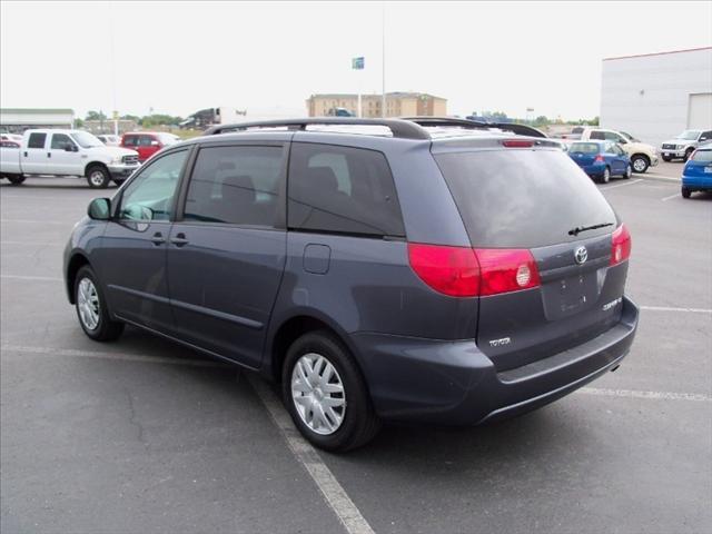 Toyota Sienna 2006 photo 3