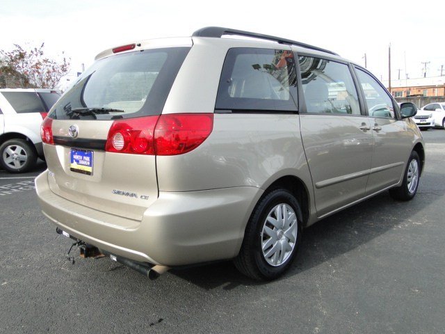 Toyota Sienna 2006 photo 4
