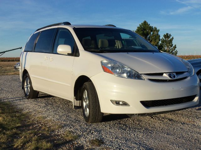 Toyota Sienna 2006 photo 1