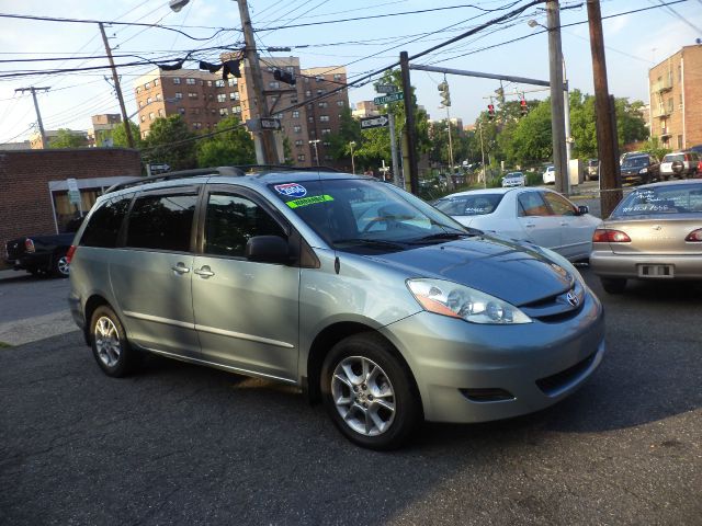 Toyota Sienna 2006 photo 4