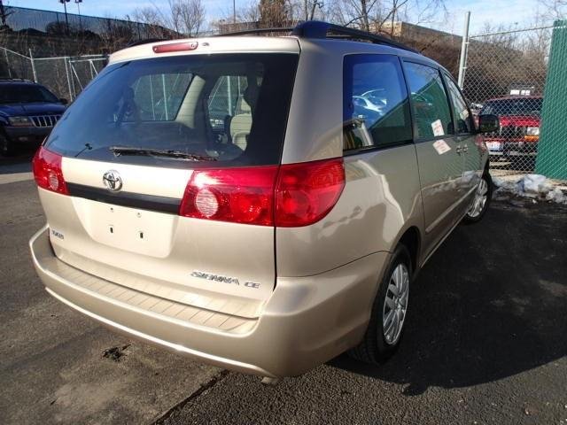 Toyota Sienna 2006 photo 4