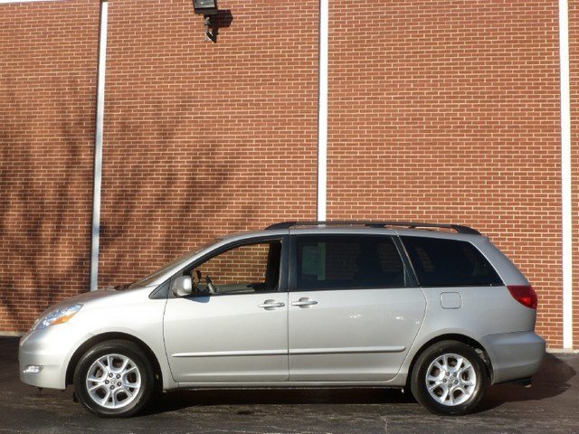 Toyota Sienna 2006 photo 1