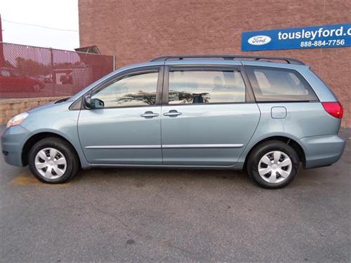 Toyota Sienna 2006 photo 2