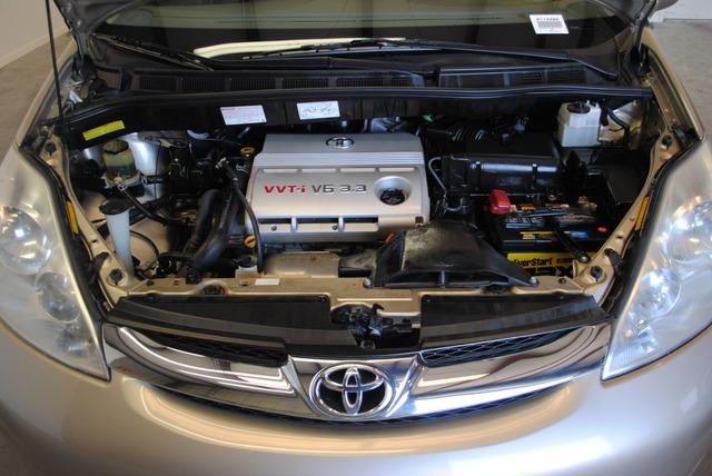 Toyota Sienna 2006 photo 1