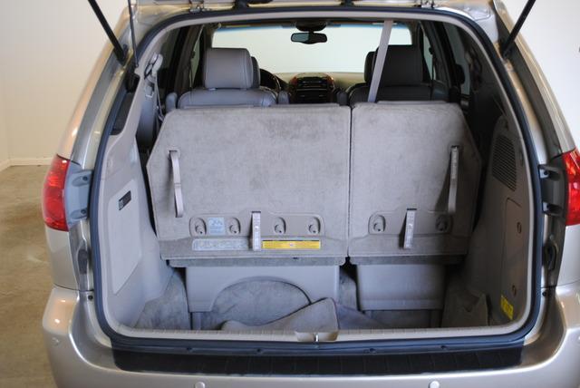 Toyota Sienna 2006 photo 14