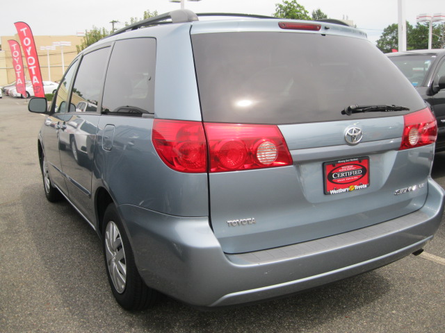 Toyota Sienna 2006 photo 1