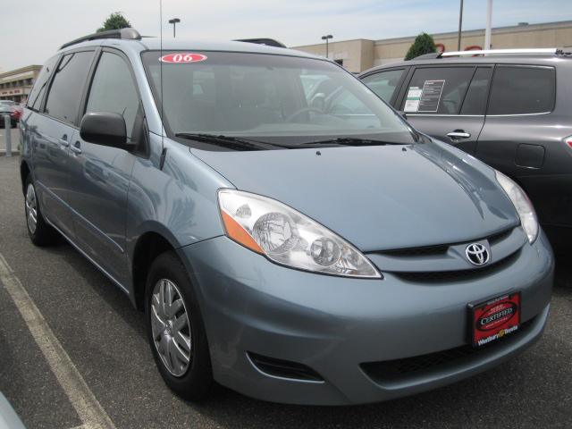 Toyota Sienna 2006 photo 3