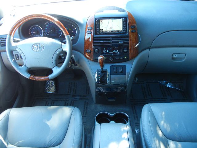 Toyota Sienna 2006 photo 3