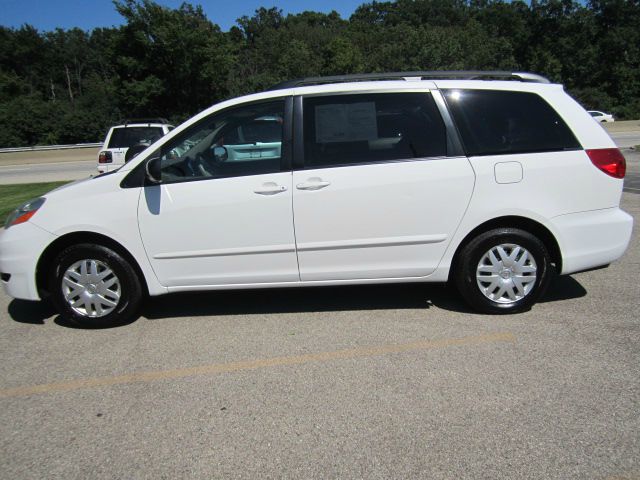 Toyota Sienna 2006 photo 1