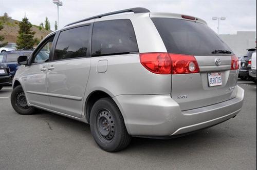 Toyota Sienna 2006 photo 1