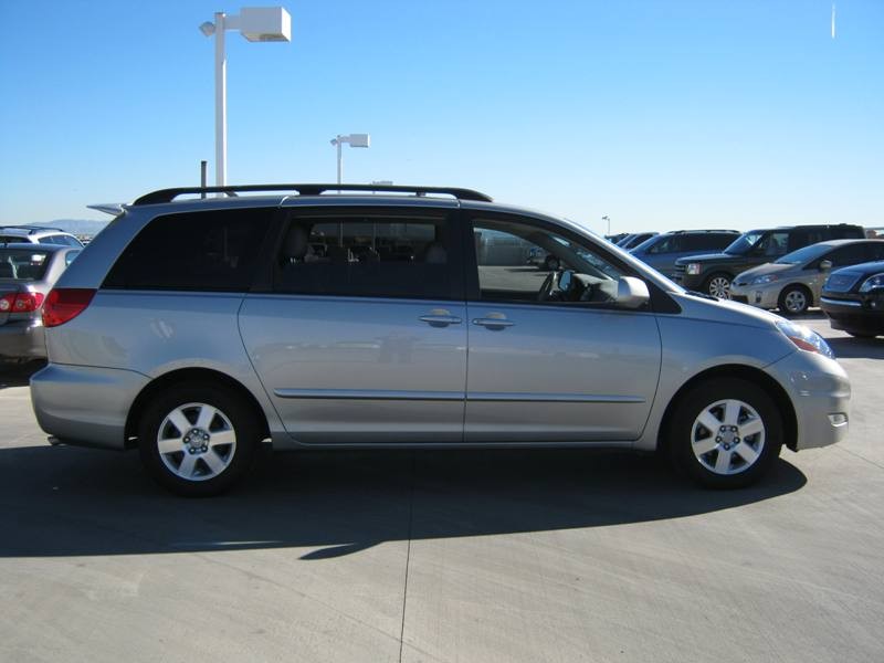 Toyota Sienna 2006 photo 4