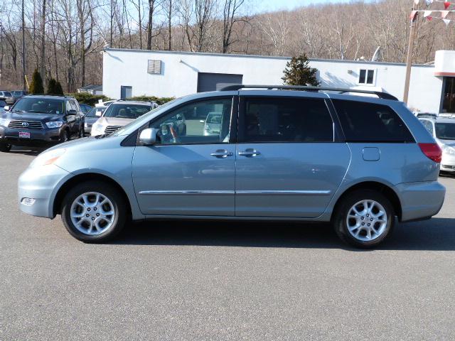 Toyota Sienna 2006 photo 3