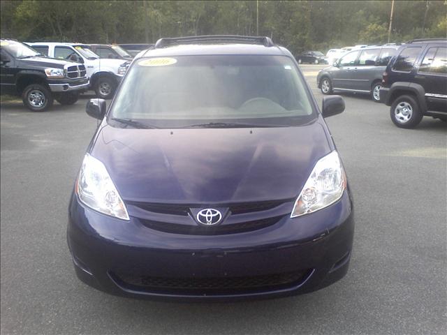 Toyota Sienna 2006 photo 1