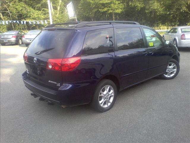 Toyota Sienna 2006 photo 3