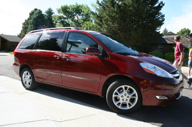 Toyota Sienna 2006 photo 1