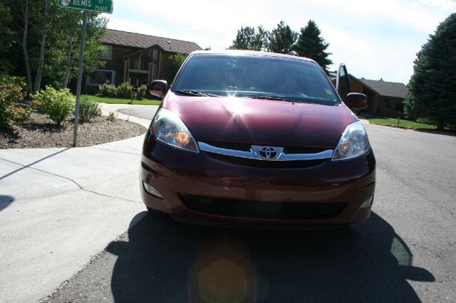 Toyota Sienna 2006 photo 2