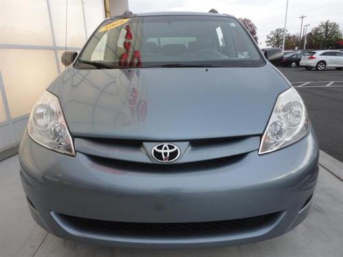 Toyota Sienna 2006 photo 2