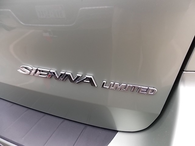 Toyota Sienna 2006 photo 3