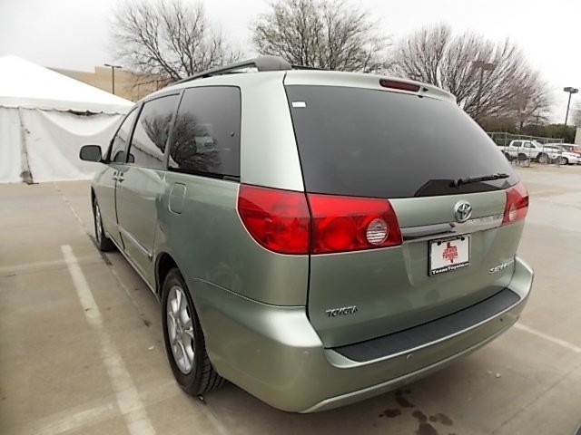 Toyota Sienna 2006 photo 4
